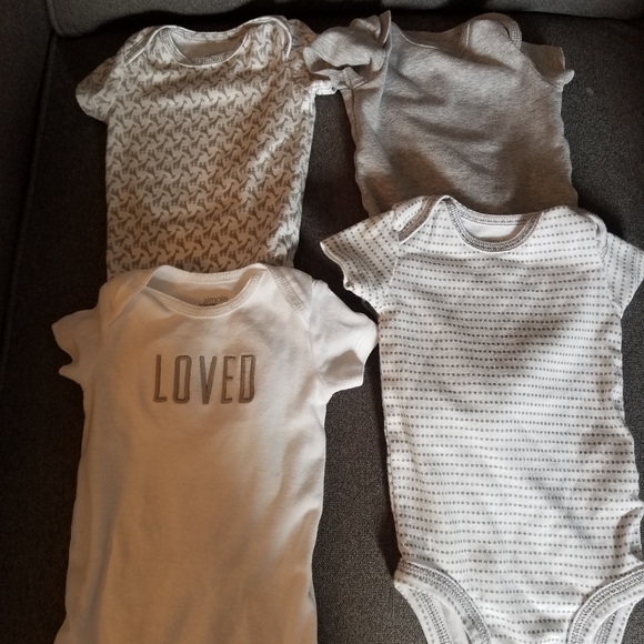 7 Carter's baby items - Picture 7 of 7